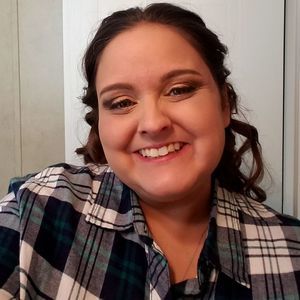 Meet your Posher, Monique